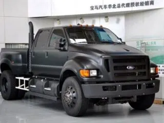 How Much Does a Ford F650 Weigh?