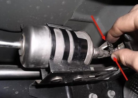 How to Replace the Fuel Filter on a Ford F150?