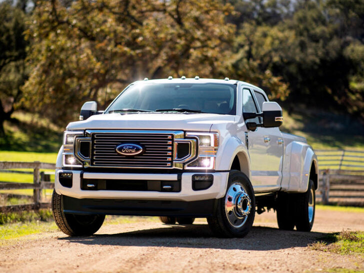 How Much Does a Ford F450 Super Duty Weigh?