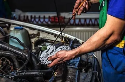 What Kind of Oil Does GMC Sierra Take?