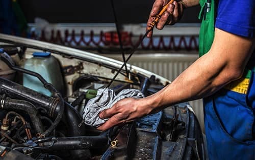 What Kind of Oil Does GMC Sierra Take?