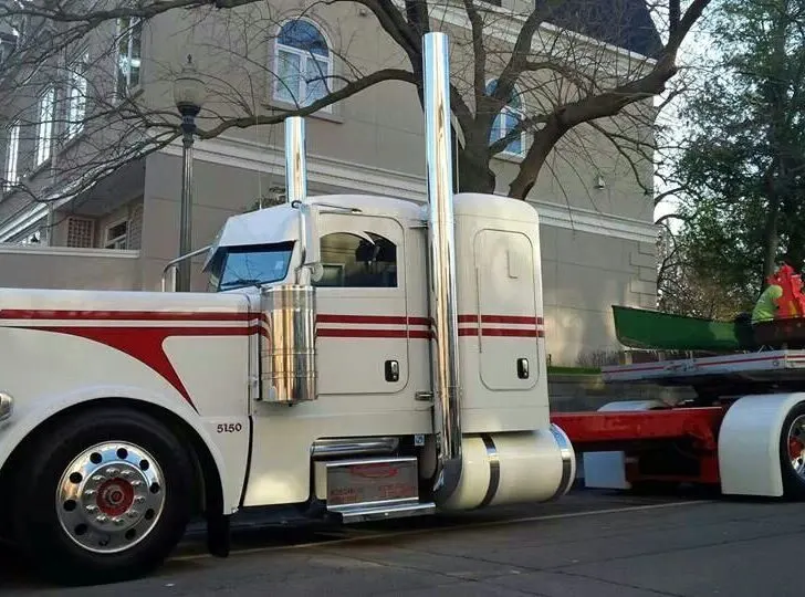 What is the Best Peterbilt Model?