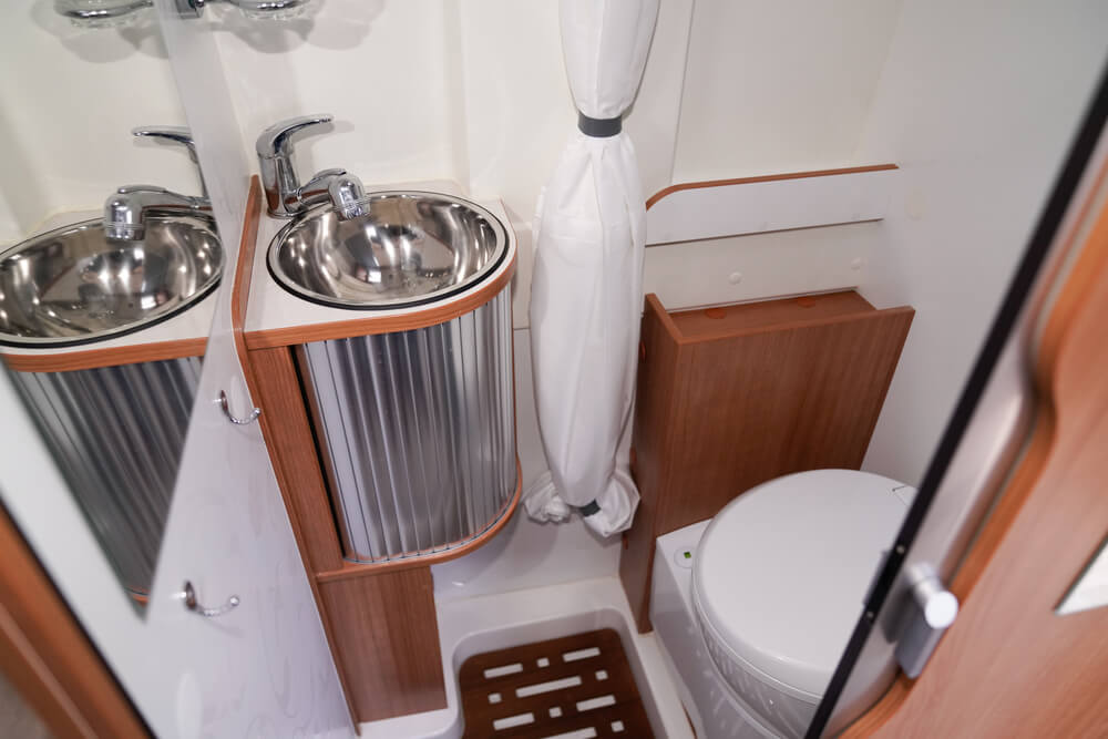 do-class-c-motorhomes-have-bathrooms-7-examples