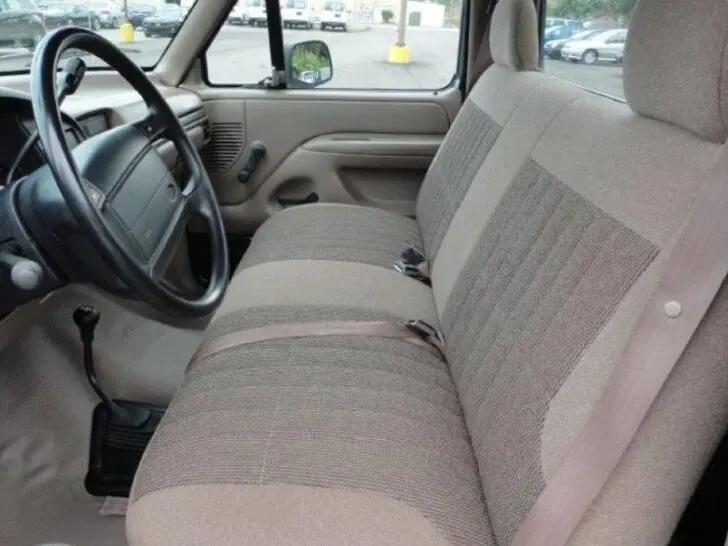 Do Pickup Trucks Still Have Bench Seats?