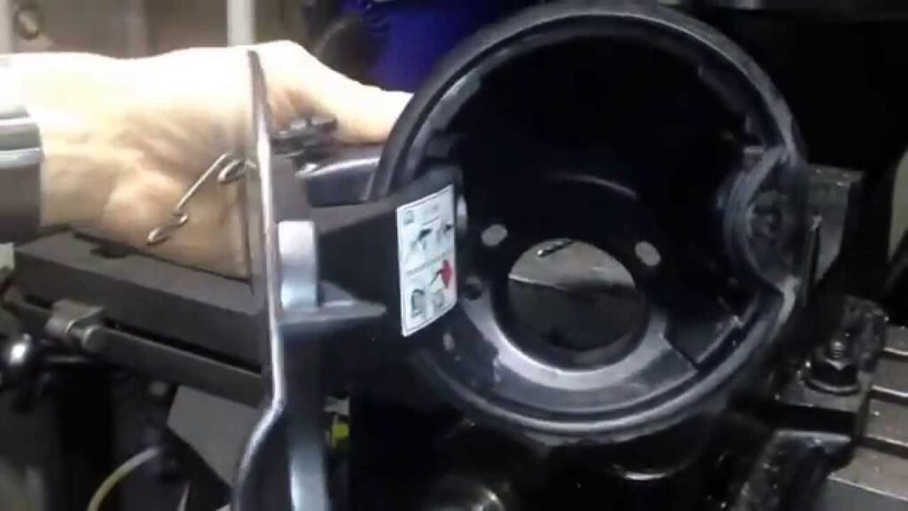 How to Open the Gas Cap on a Ford F150? 6 Easy Methods