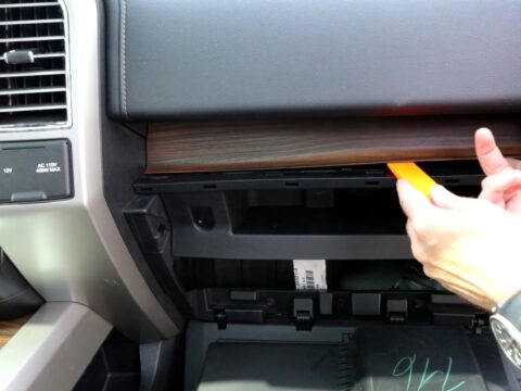 How to Replace Ford F150 Cabin Air Filter? 6 Easy Steps