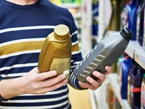 What Kind of Oil Does a Ford F150 Take?