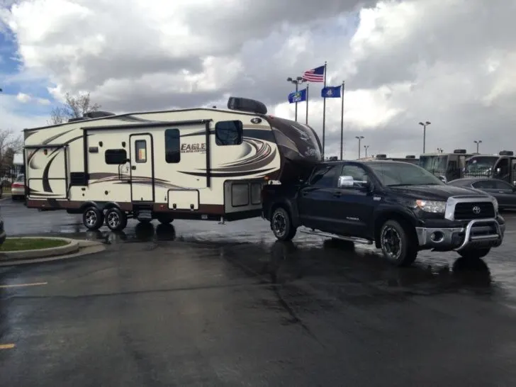 Can a Toyota Tundra Pull a Gooseneck Trailer?
