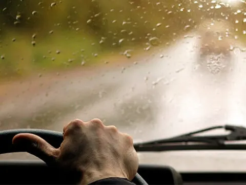 Are SUVs Better in the Rain?