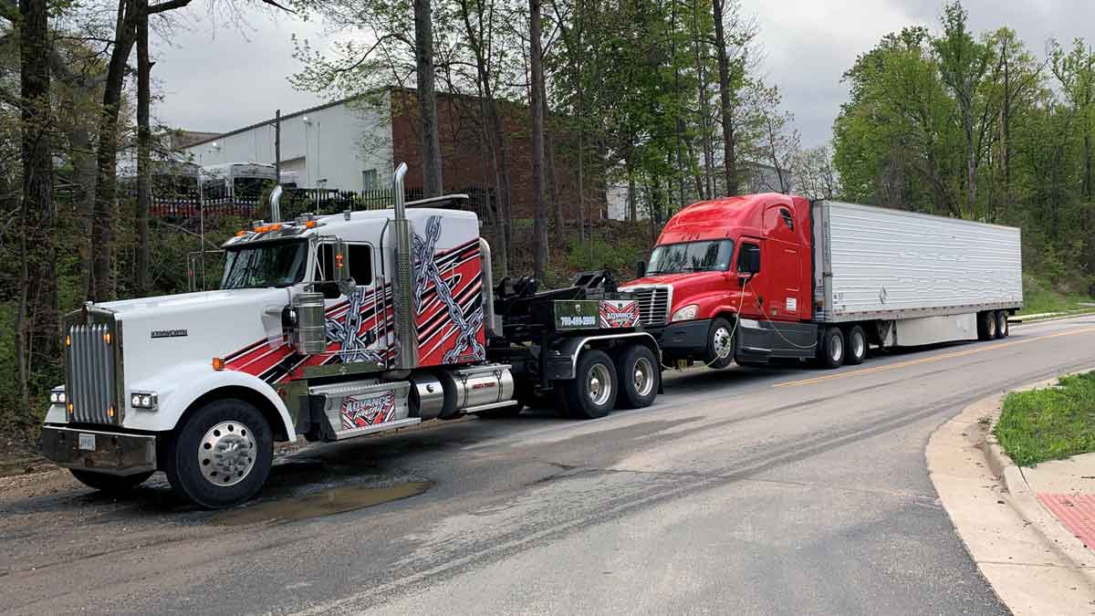 How Much Does it Cost to Tow a 18 Wheeler?