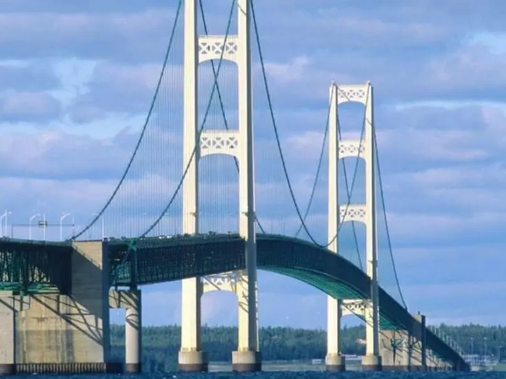 Can a Motorhome Cross the Mackinac Bridge?