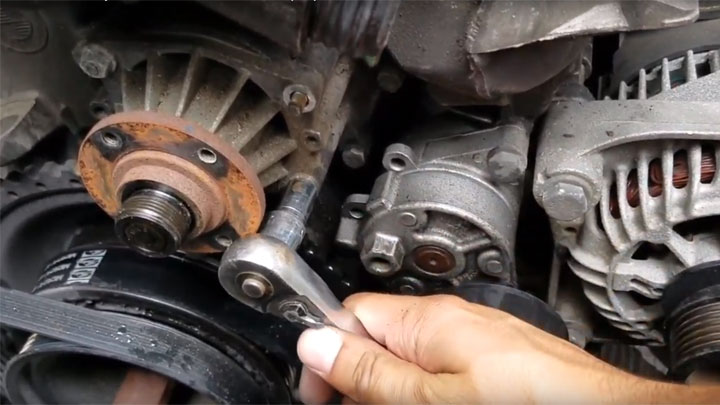 How to Tell if Water Pump is Bad in Ford F150?