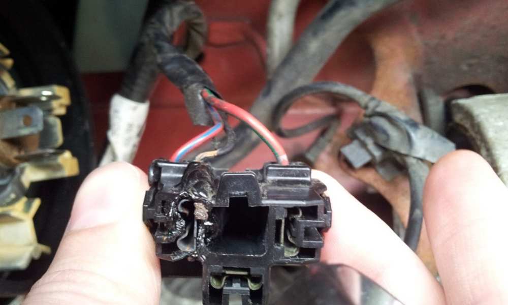 What Causes a Headlight Socket to Melt on a Silverado?