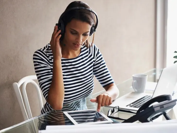 What Does a Trucking Company Dispatcher Do?