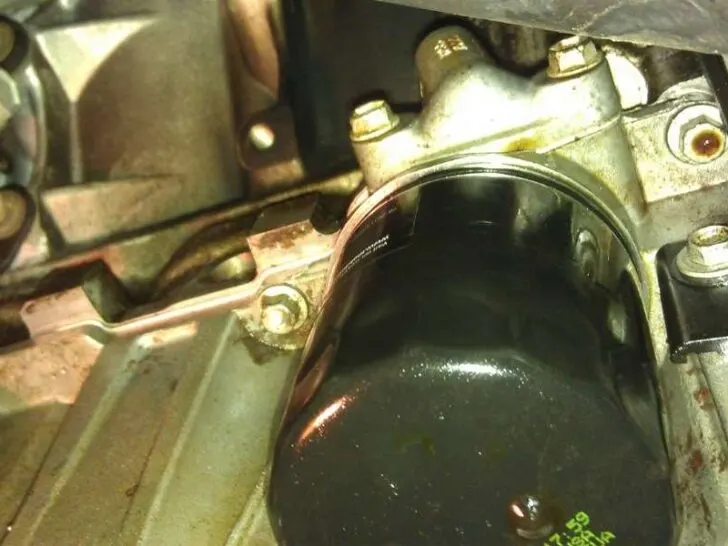 Chevy 6.0 Oil Leak Above Starter