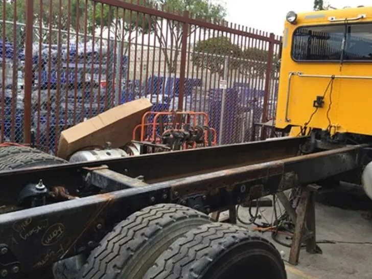 How Do You Stretch a Semi Truck Frame?