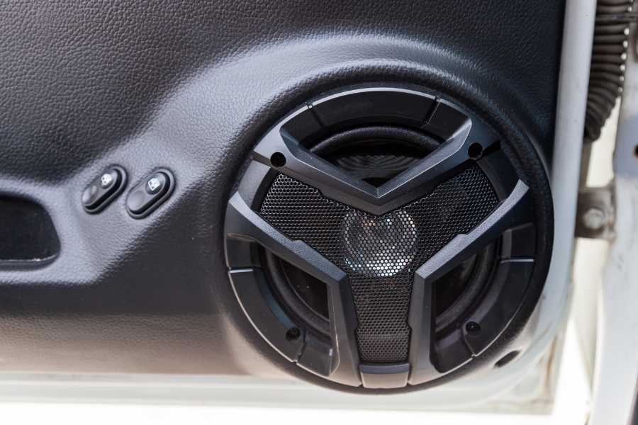 8 Common Problems with Nissan Altima Door Speakers