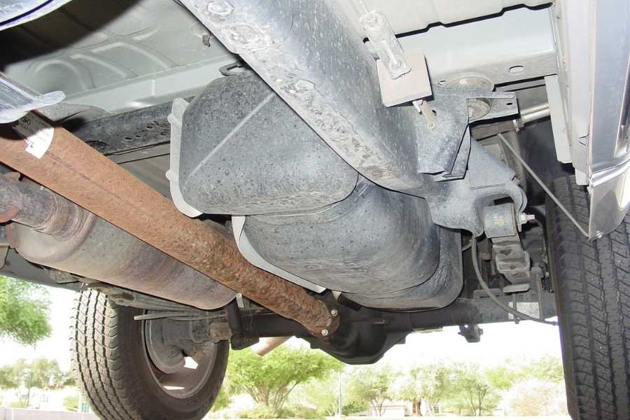 Does the Front Wheel Drive Shaft Spin in 2WD Chevy?