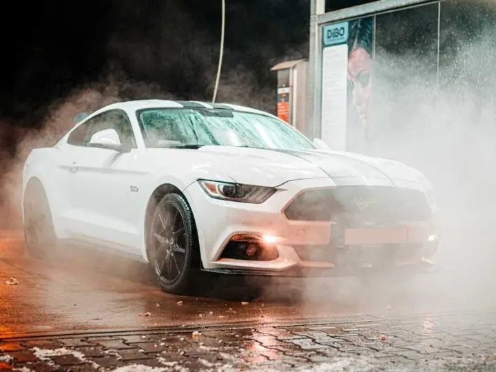 How Do You Keep a White Car From Getting Dirty?