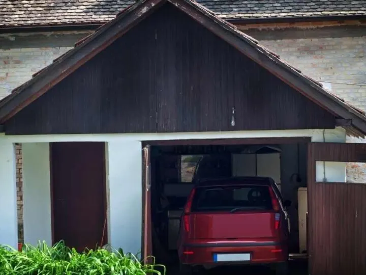 How Many Cars Can Fit in a 40×40 Garage?