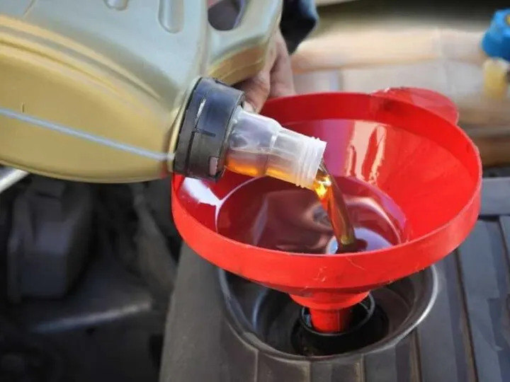 How many Quarts of Oil does a 2017 Toyota Corolla take?