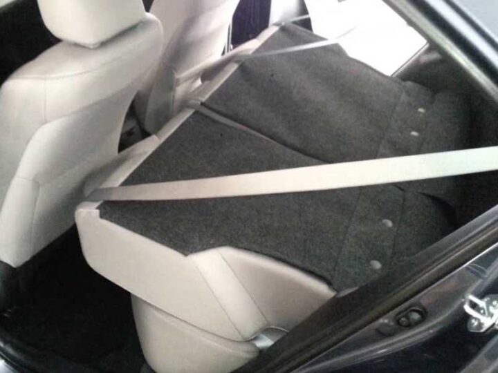 How to Put Hyundai Elantra Seats Down?