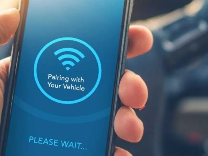 How to Use Projection in Toyota Corolla?