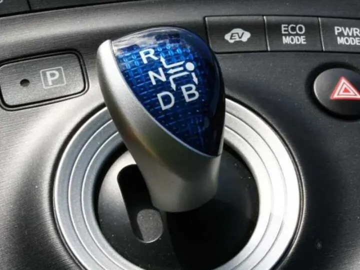 What is B Gear in Toyota Corolla?