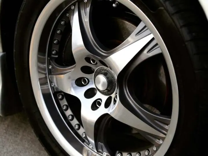 What is the Bolt Pattern on a Toyota Tundra?