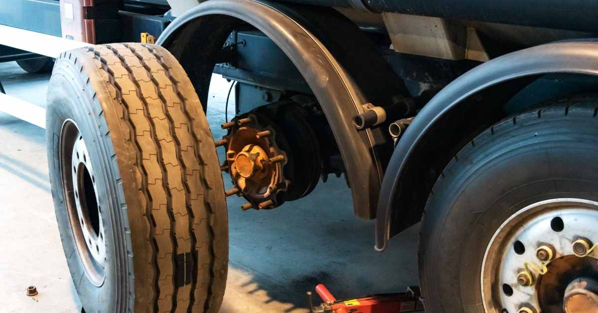 Why Do Semi Trucks Tire Explode? (Explained)