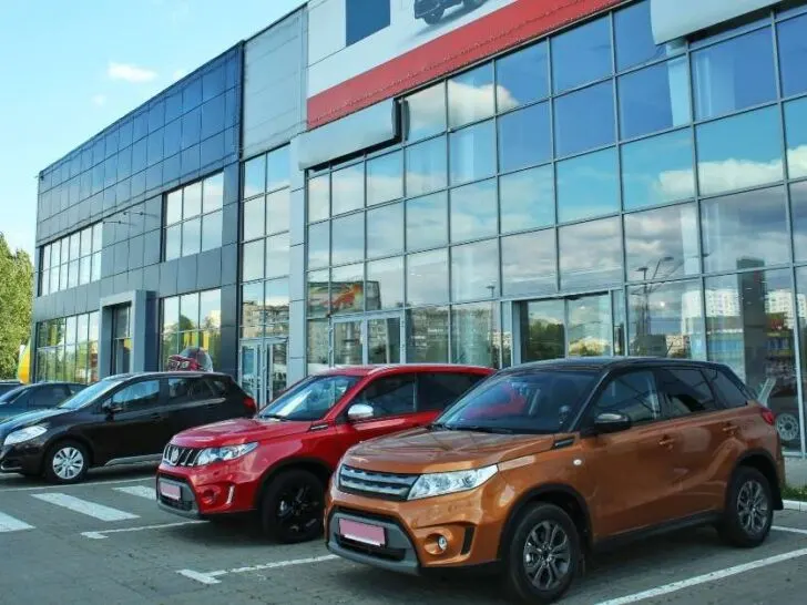 Can you go look at cars when the dealership is closed?