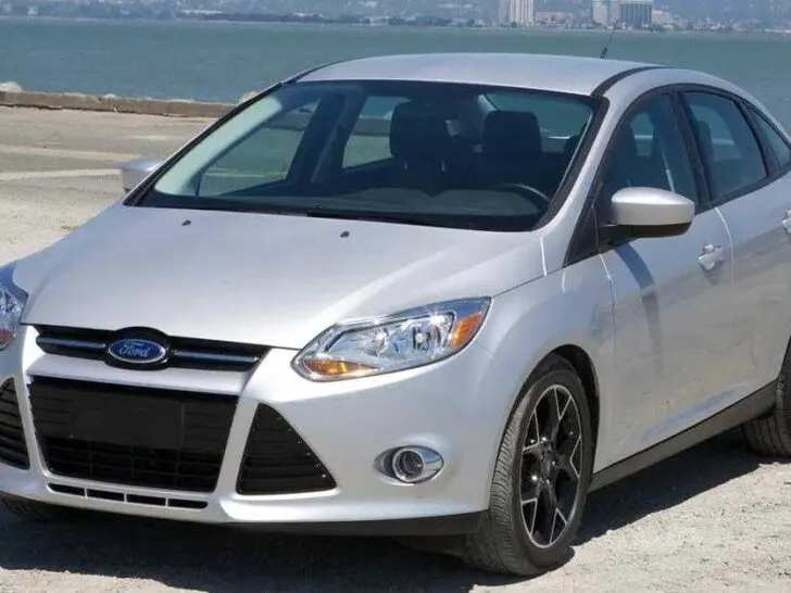 How Far Can a Ford Focus Go with the Gas Light On?