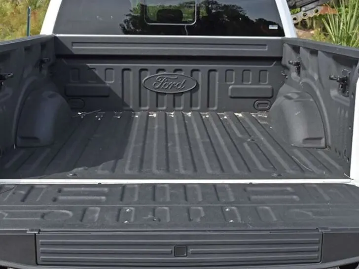 How Much Does a Ford Truck Bed Weigh?