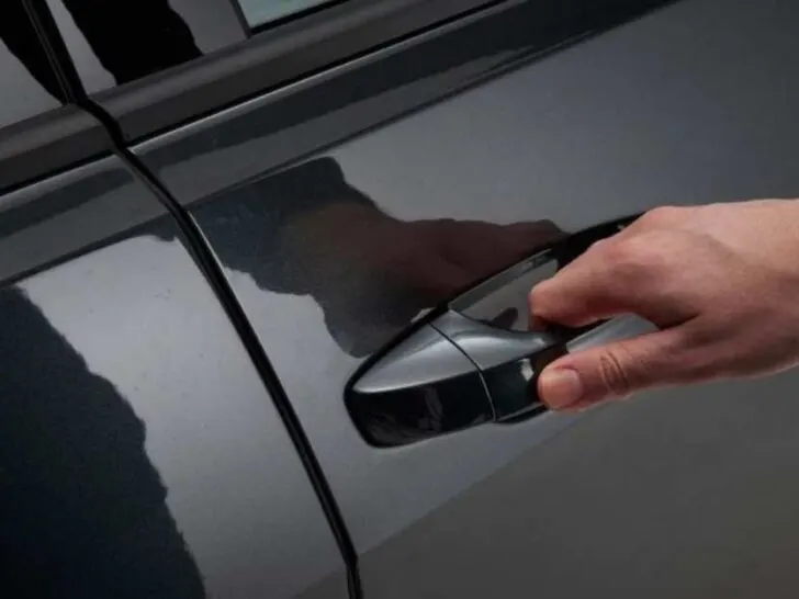 How to Unlock Jeep Grand Cherokee with Keys Inside?