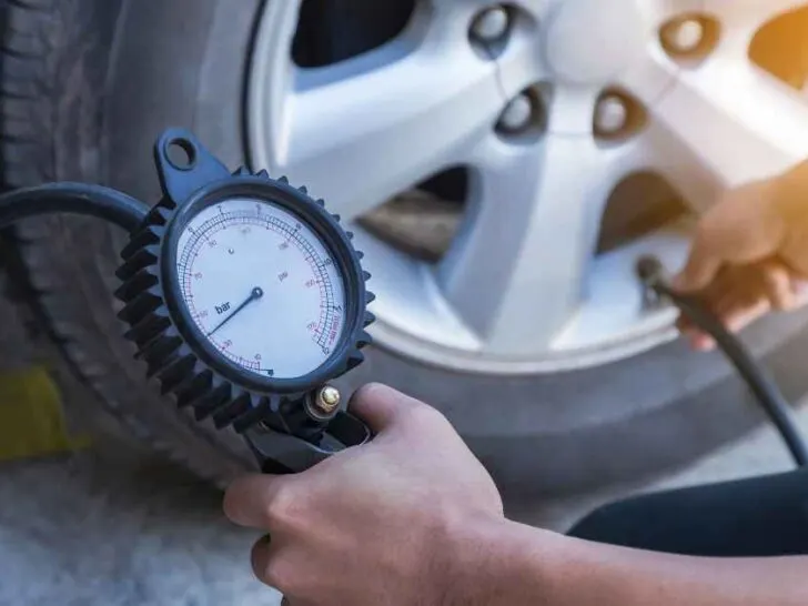 Do Cars Come With Tire Pressure Gauge?