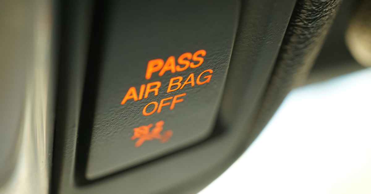 Will My Airbag Deploy If the Light is On? (Explained)