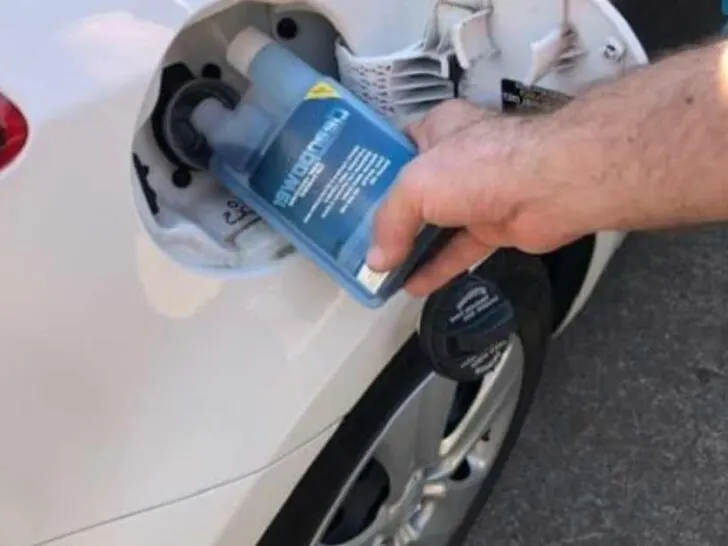 How to Put Fuel Injector Cleaner in Car?