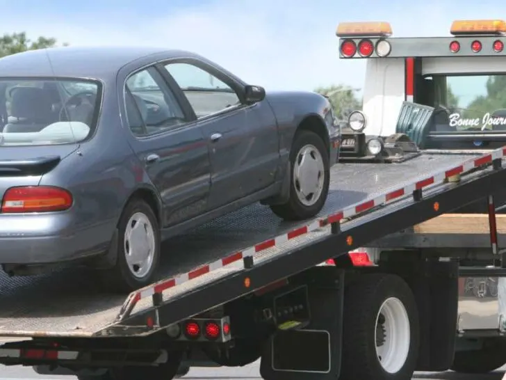 How to Tow a Car With a Truck Without a Dolly?