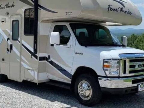 Do Class C Motorhomes Have Leveling Jacks? (Explained)