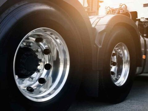 Do Trucks Have Tubeless Tires? (Explained)