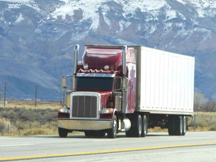 Can a Semi-Truck Hydroplane? (Explained)