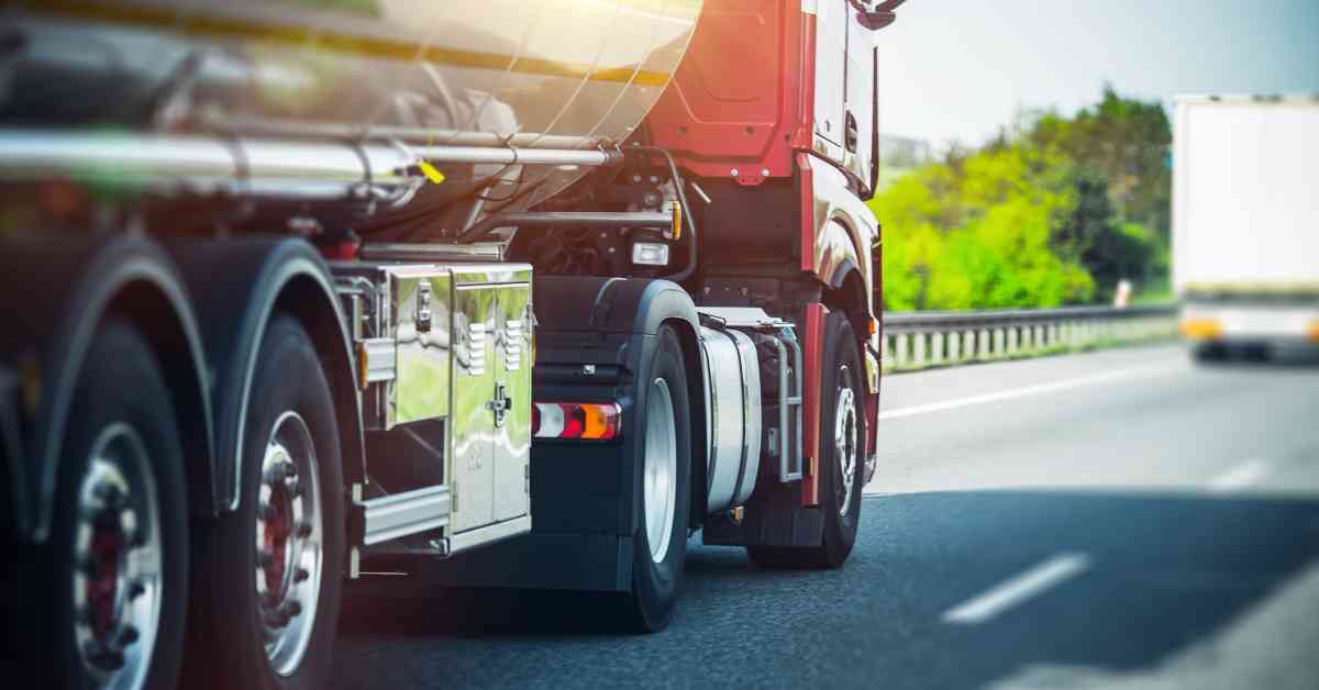 How Many Lug Nuts Does a SemiTruck Have? (Explained)