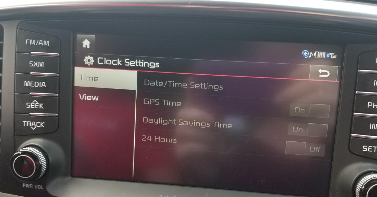 Kia Sorento Clock Not Working (Causes & Solutions)