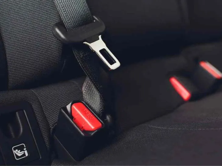 How to Release Middle Seat Belt In Kia Sportage?