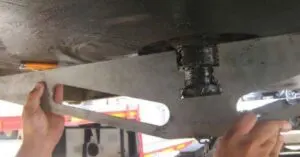 Where is the Kingpin Located on a Semi-Truck?
