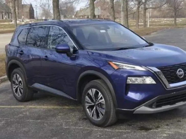 What Does SV Mean on a Nissan Rogue?