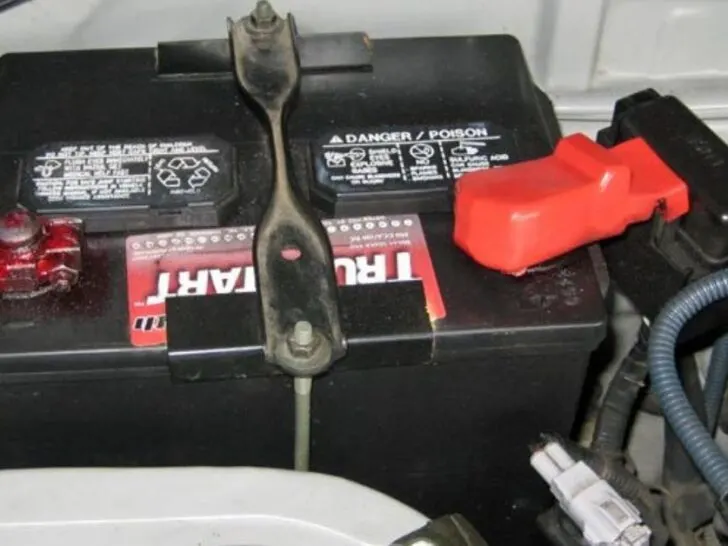 Will a Ford F150 Battery Fit a Toyota Tundra?