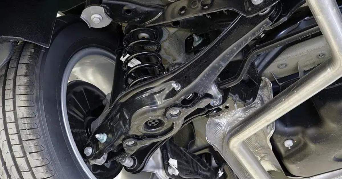 Does Nissan Altima Have Shocks or Struts?