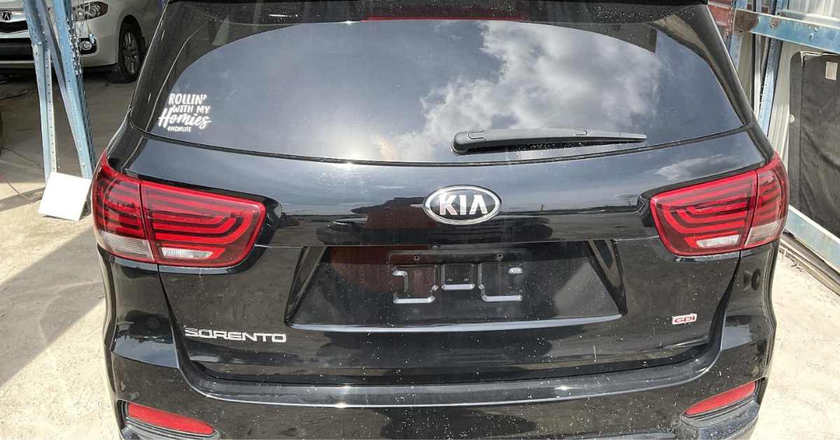 Kia Sorento Tailgate Problems (Solutions Included)